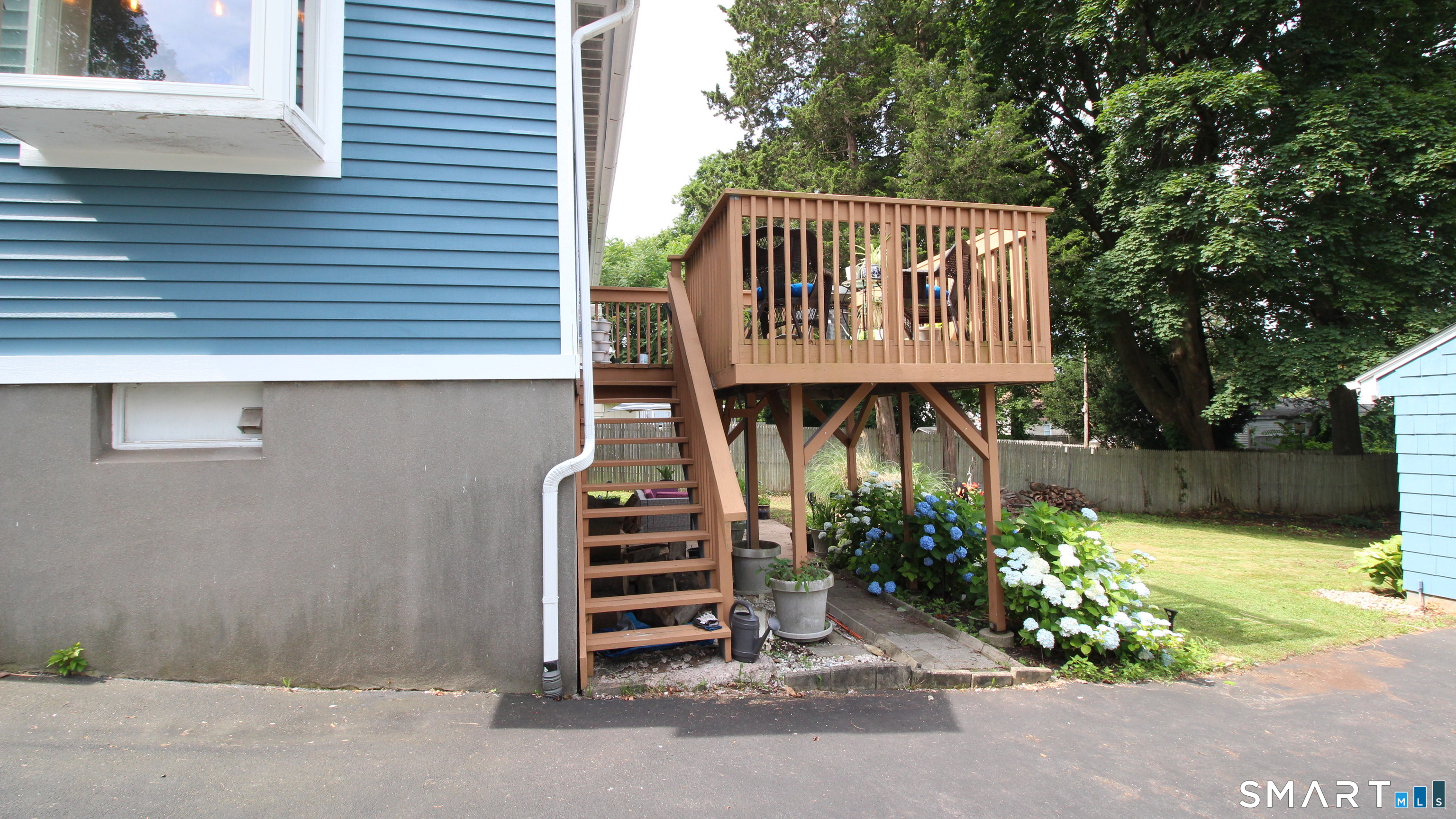 33 Ridgefield Street Meriden CT 06450