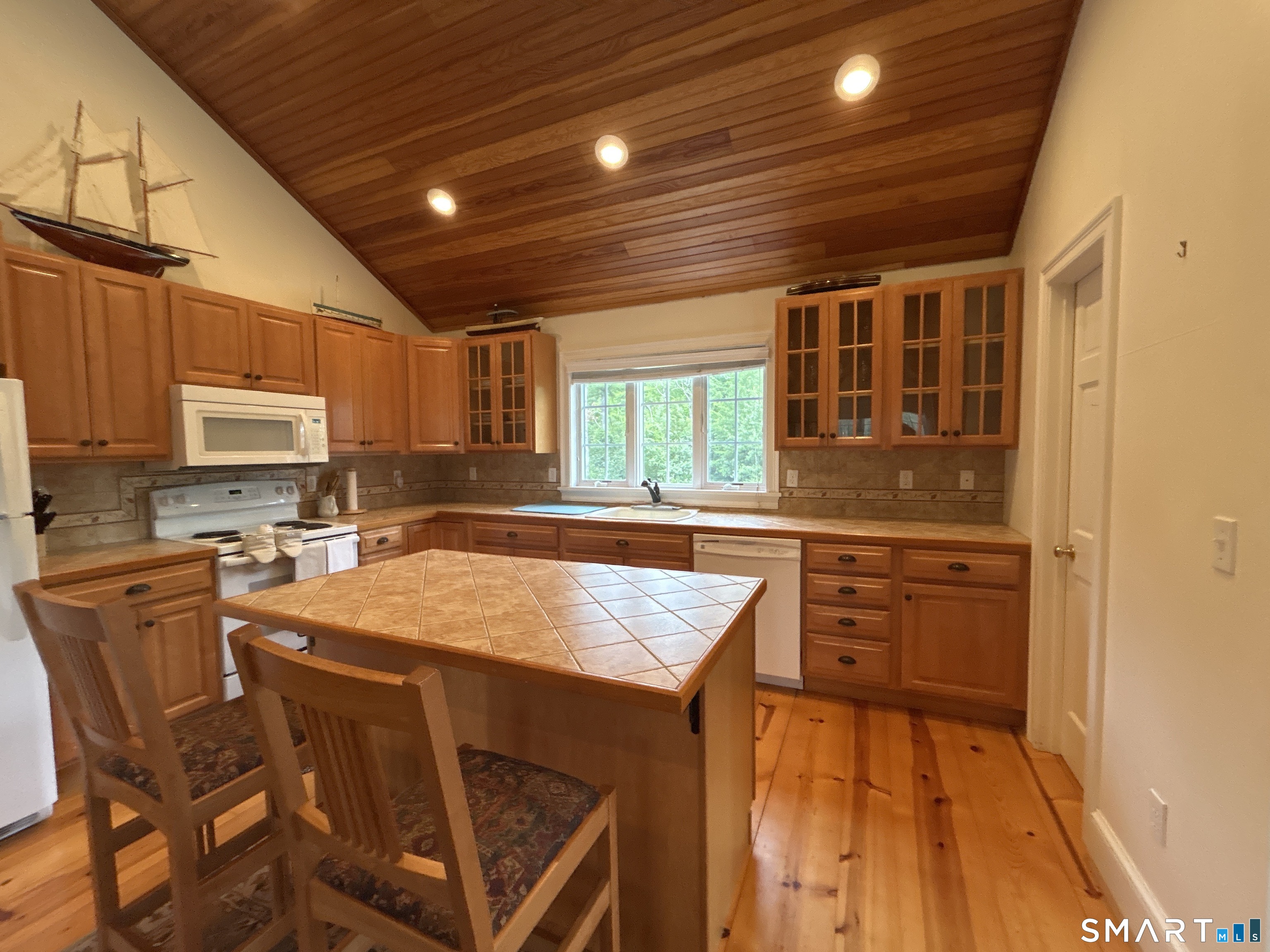 19 Robin Hill Lane Salisbury CT 06039