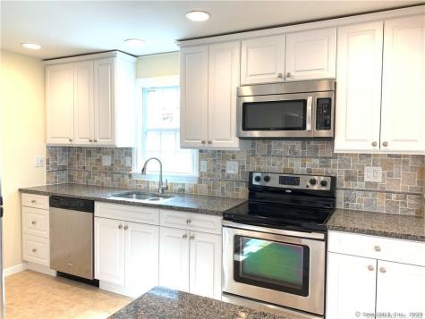 89 Cortland Circle West Hartford CT 06110