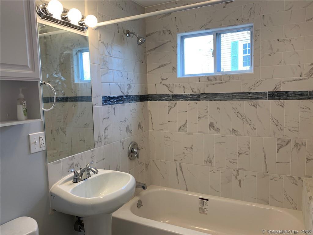 89 Cortland Circle West Hartford CT 06110