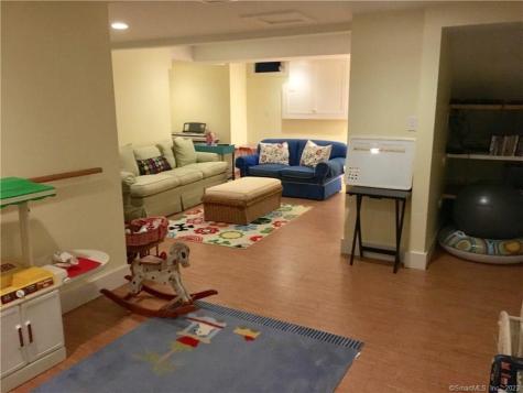 33 Ridgewood Avenue Madison CT 06443