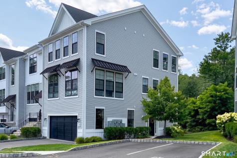 25 Brentwood Circle Danbury CT 06810