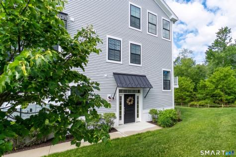 25 Brentwood Circle Danbury CT 06810