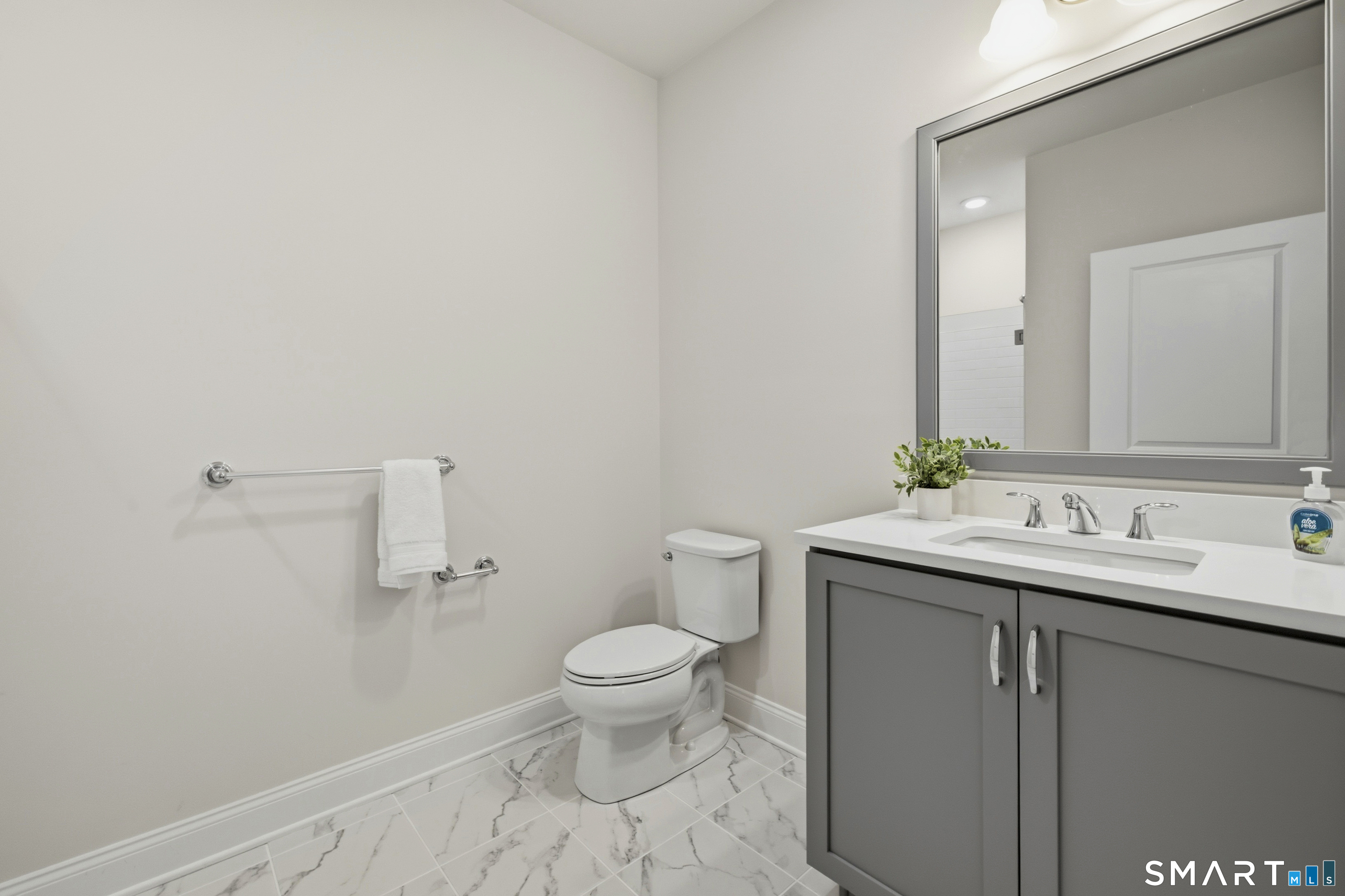 25 Brentwood Circle Danbury CT 06810