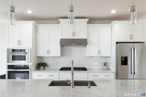 25 Brentwood Circle Danbury CT 06810