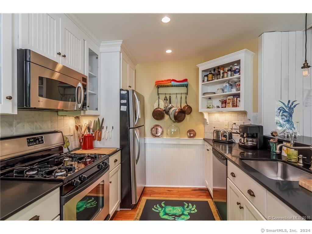 25 Dorr Street Branford CT 06405