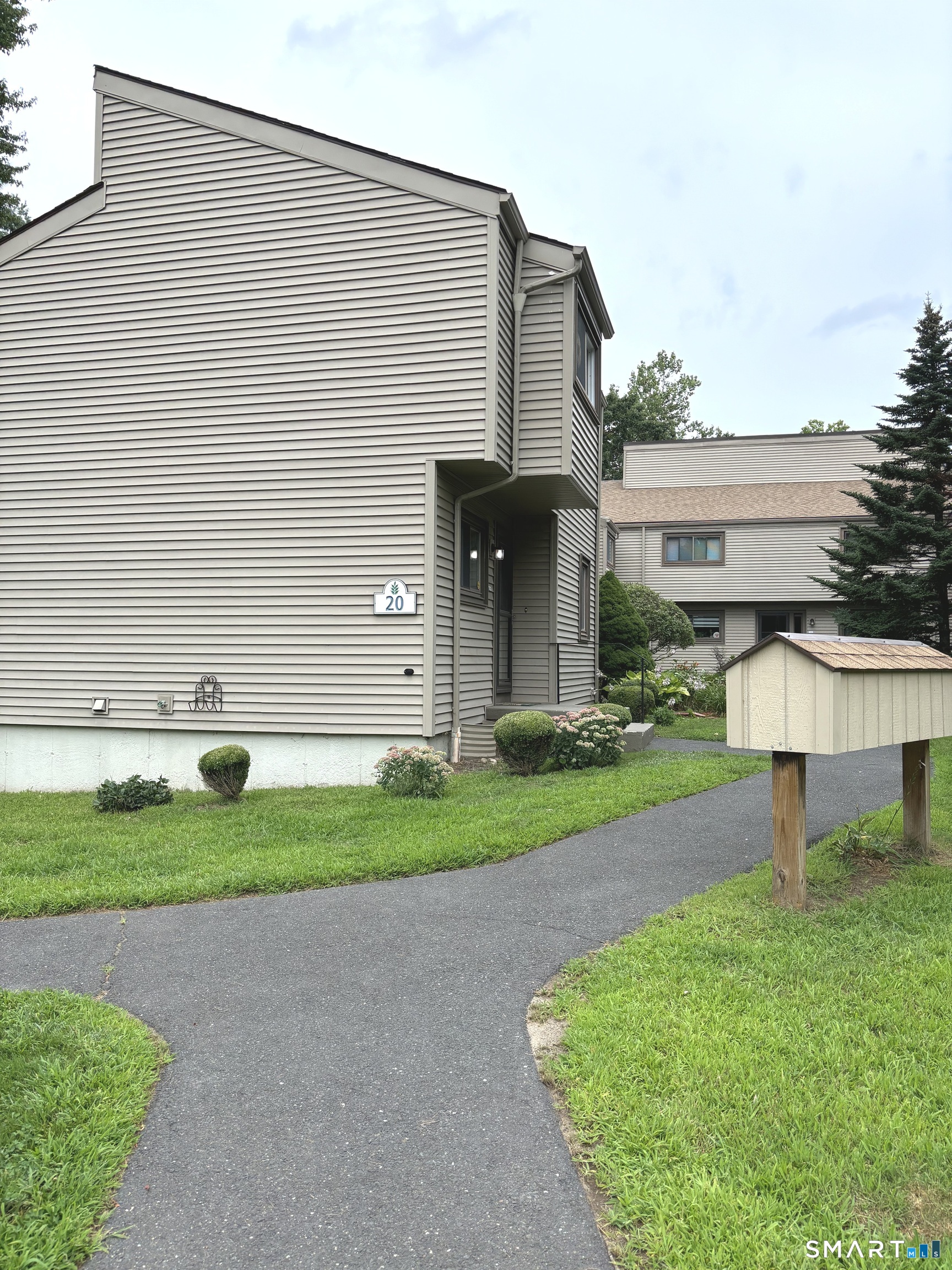 20 Greenbriar Drive Farmington CT 06032