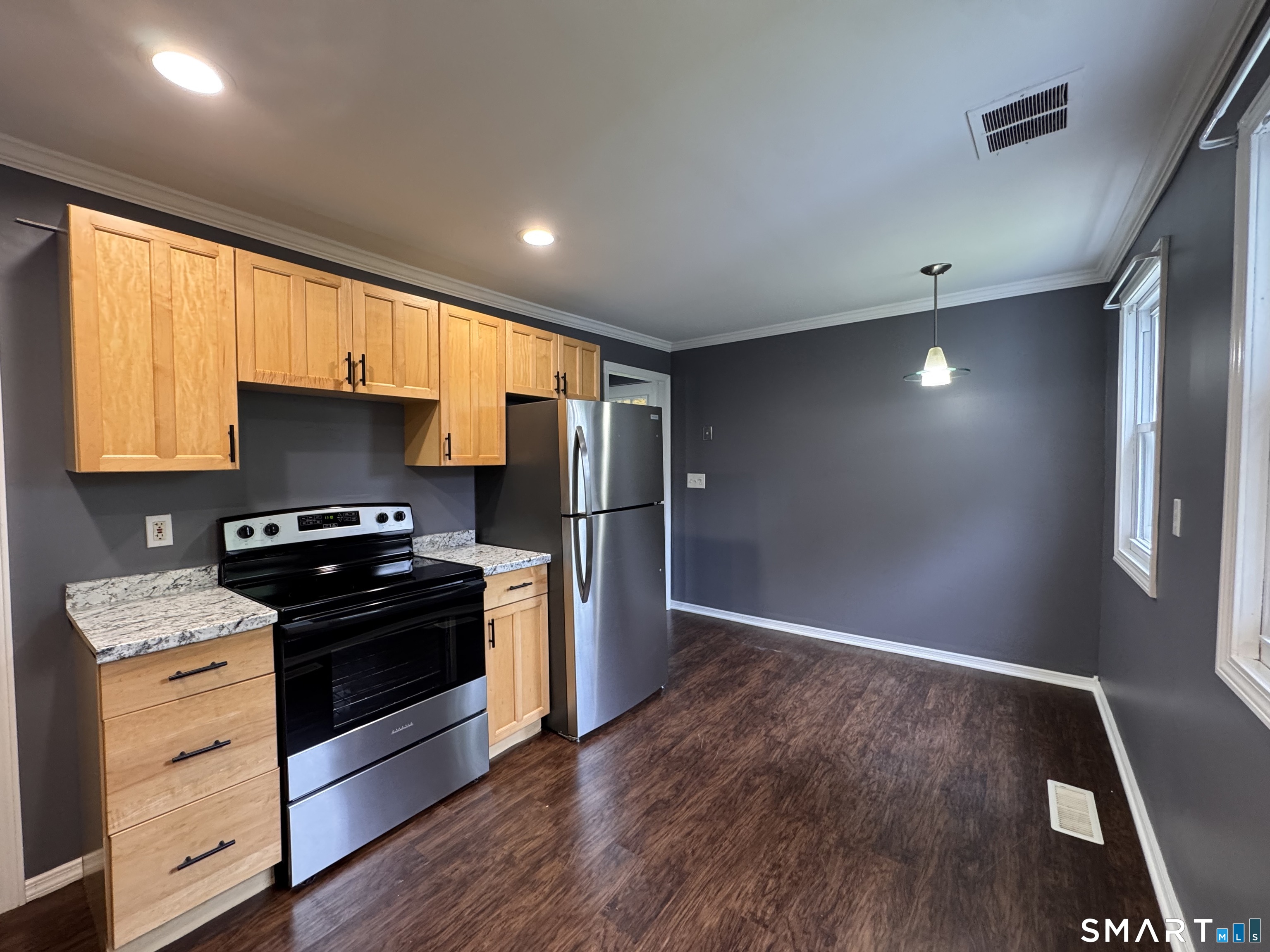 19-23 Hull Place Seymour CT 06483
