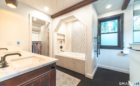 281 Peddlers Road Guilford CT 06437