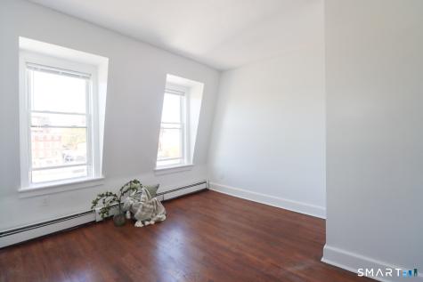 187 Bank Street New London CT 06320