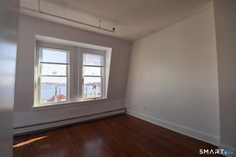 187 Bank Street New London CT 06320