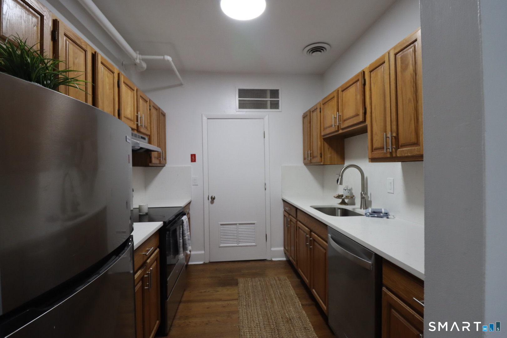 187 Bank Street New London CT 06320