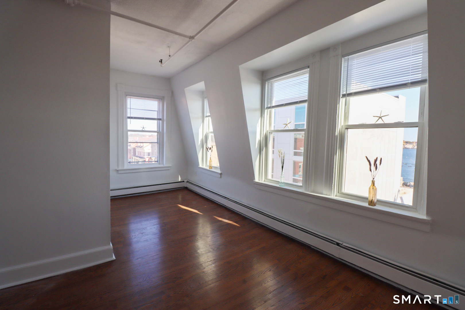 187 Bank Street New London CT 06320