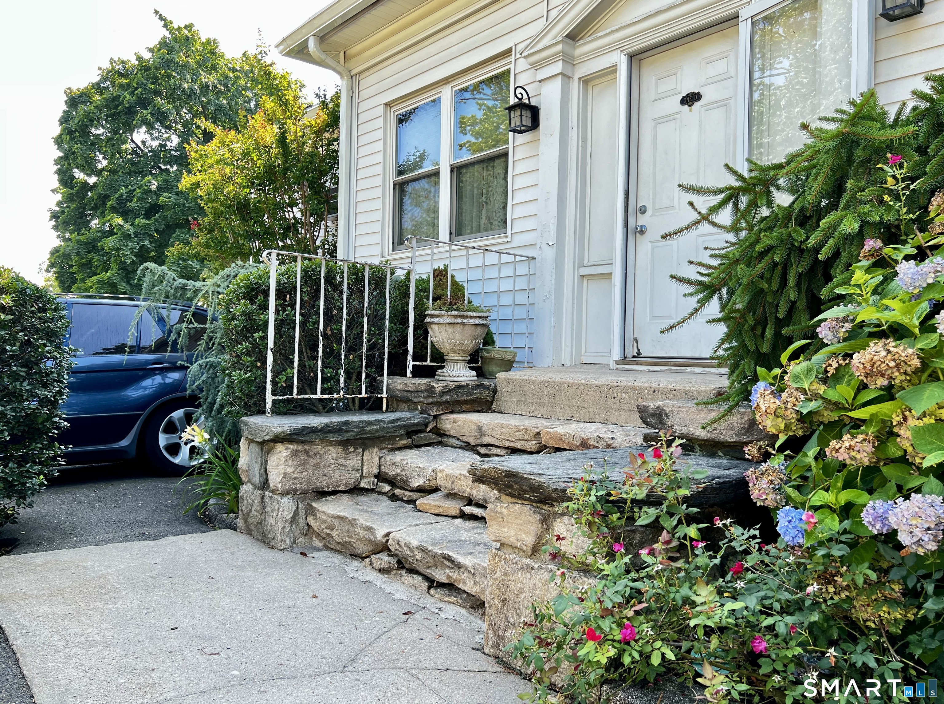 5 Hundley Court Stamford CT 06902