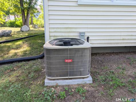 1996 Huntington Road Stratford CT 06615