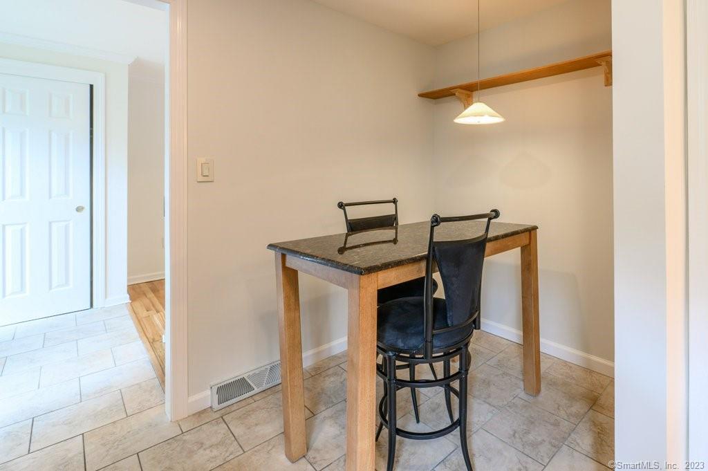 10 Sutton Place Cheshire CT 06410