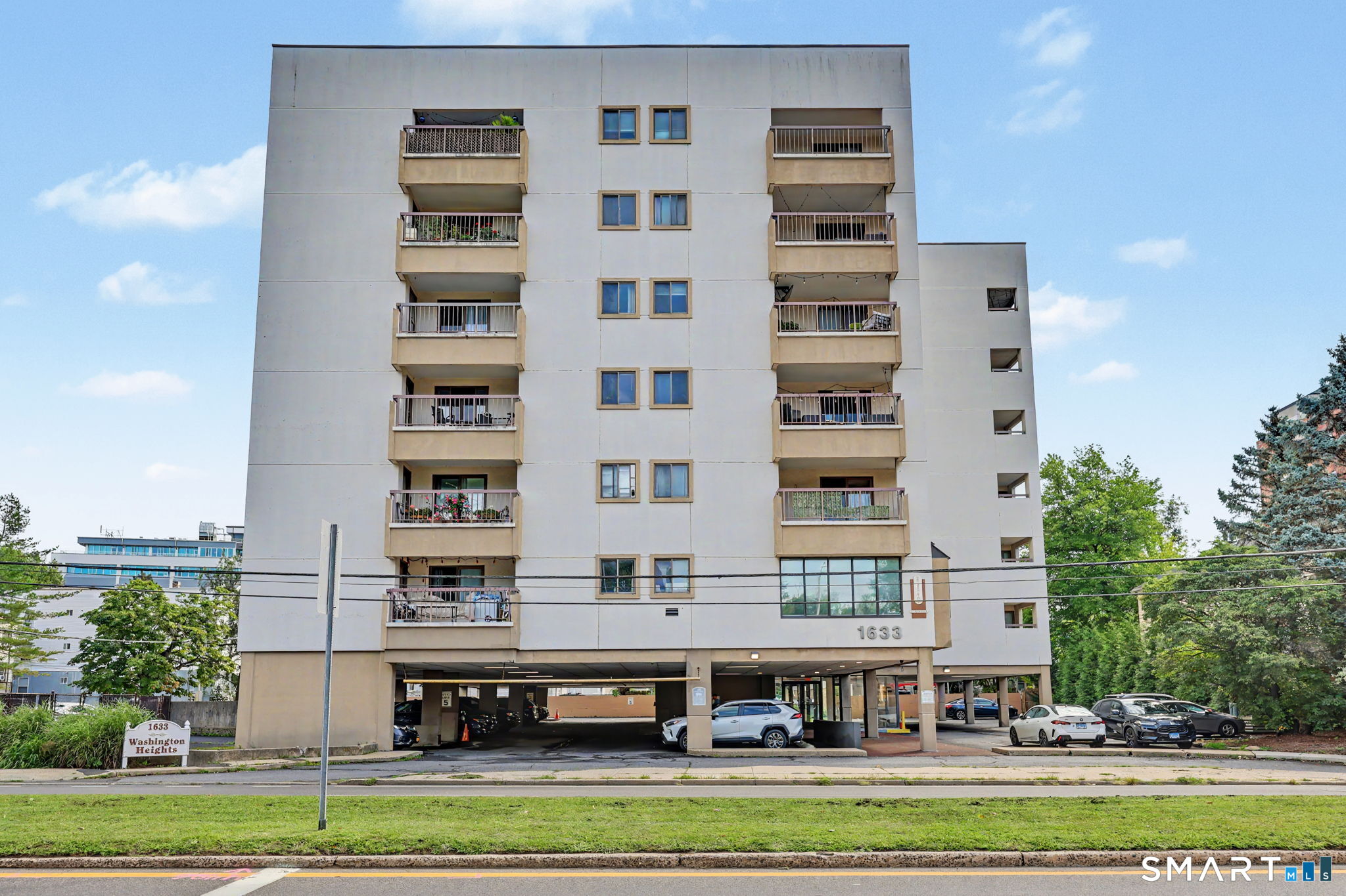 Stamford CT, 1633 Washington Boulevard, Unit 3F