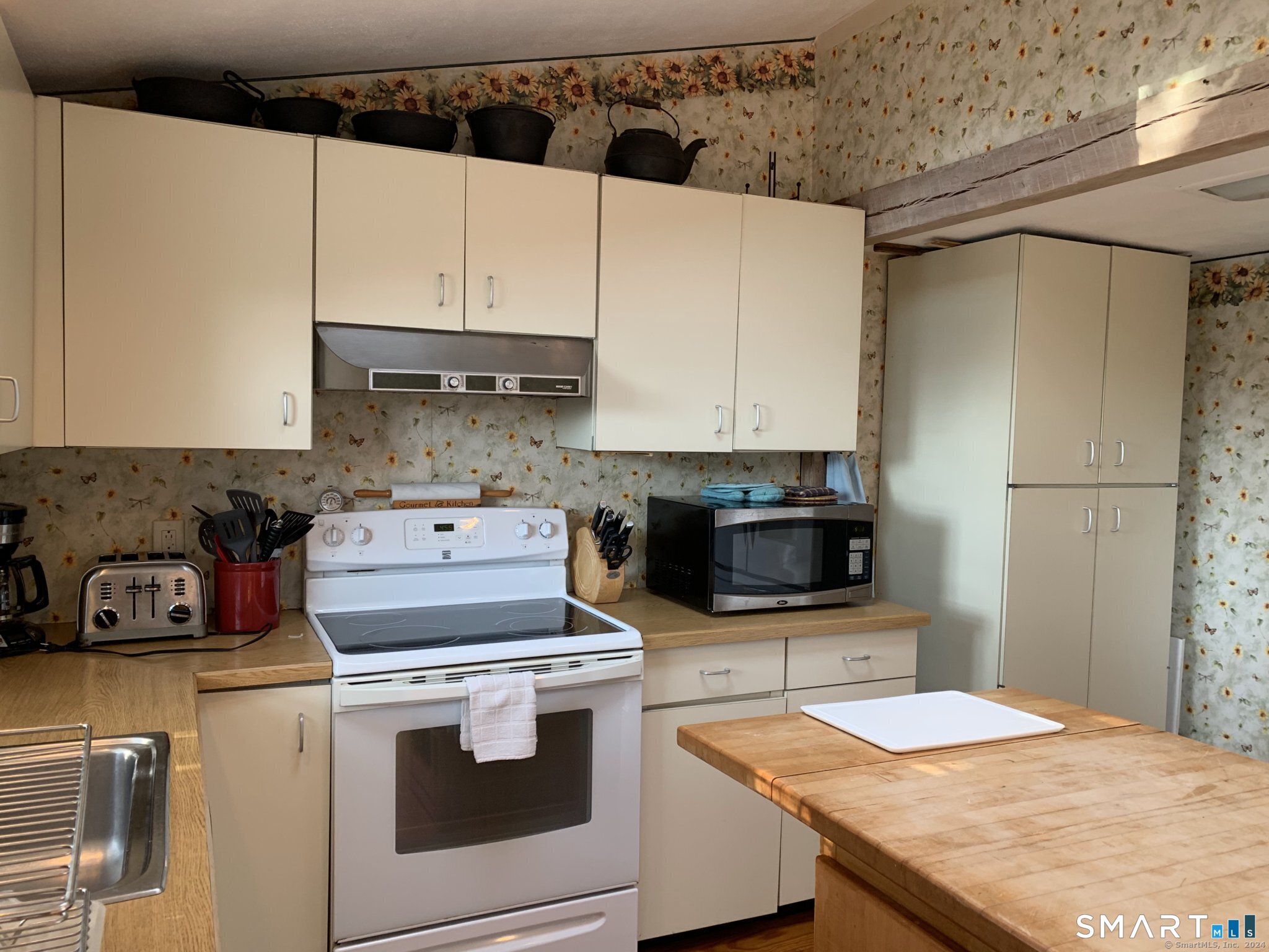 70 New Shore Road Waterford CT 06385