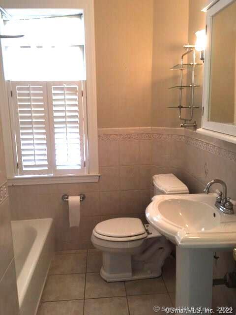 75 Lancaster Road West Hartford CT 06119