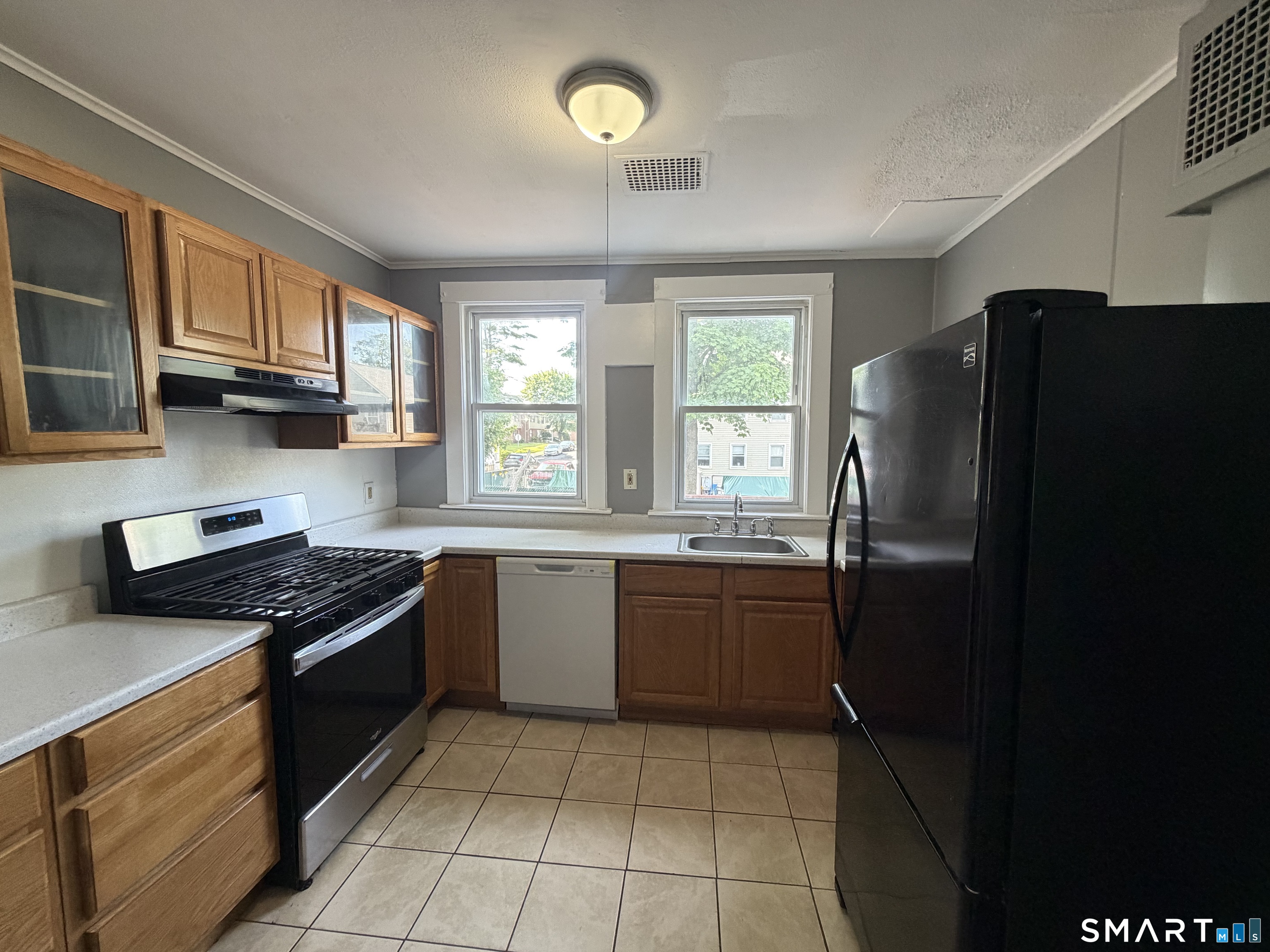 10 Bank Street Manchester CT 06040