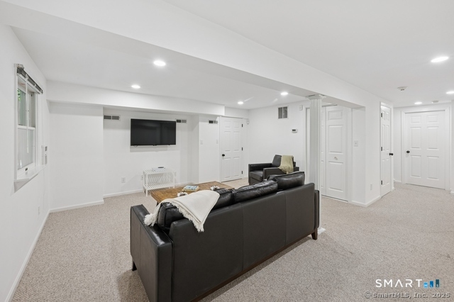 88 Edward Place Stamford CT 06905