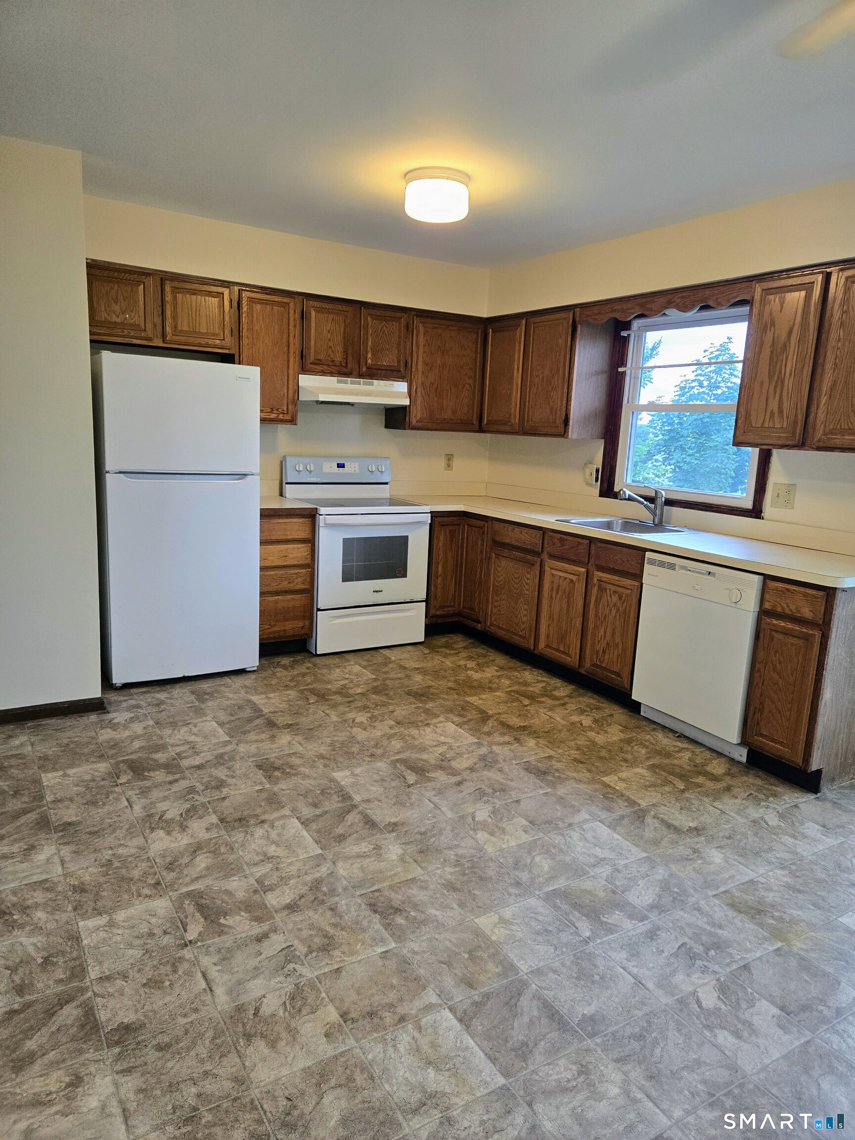 11 Lee Avenue Danbury CT 06810