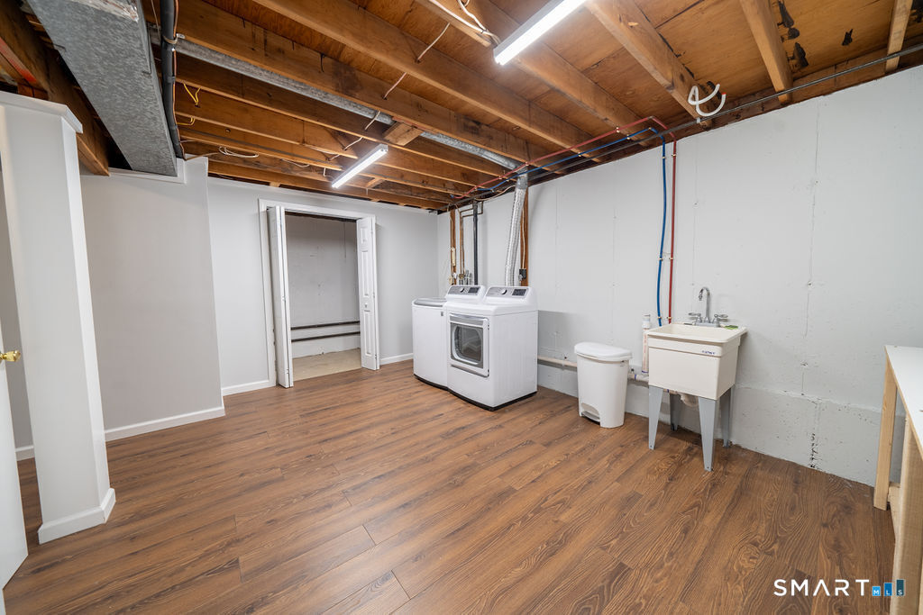 6 Peddlars Drive Branford CT 06405