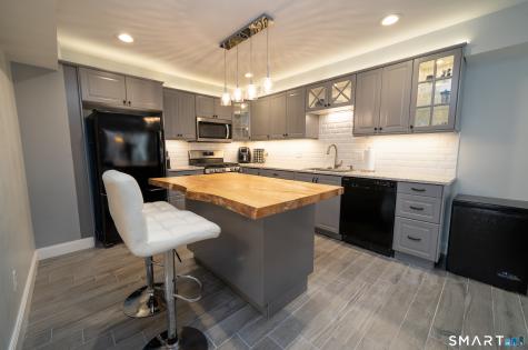 6 Peddlars Drive Branford CT 06405