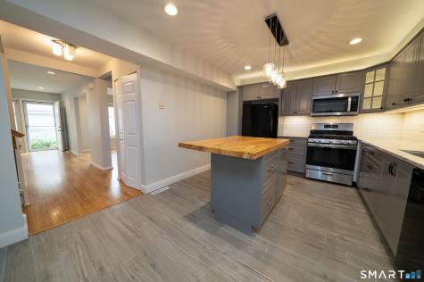 6 Peddlars Drive Branford CT 06405