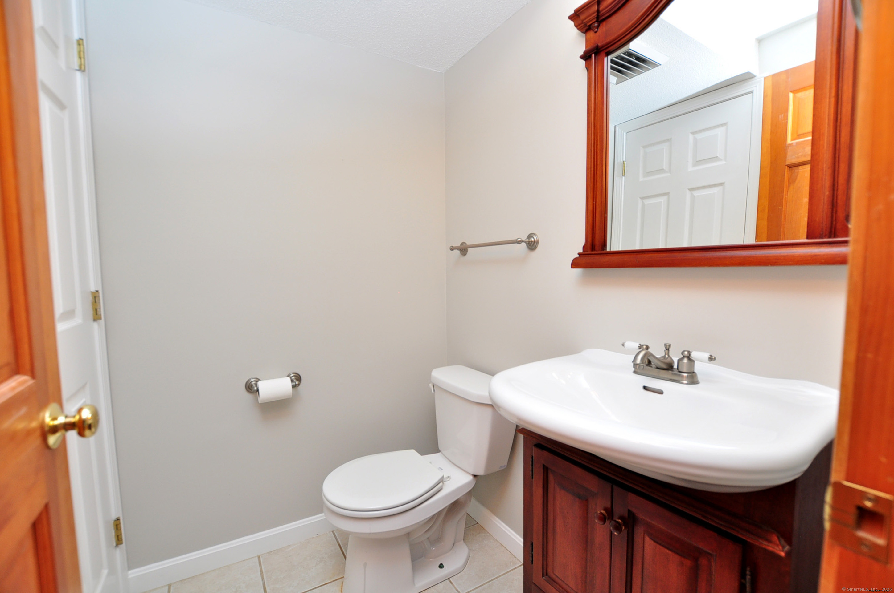 3 Farmington Meadow Drive Farmington CT 06032