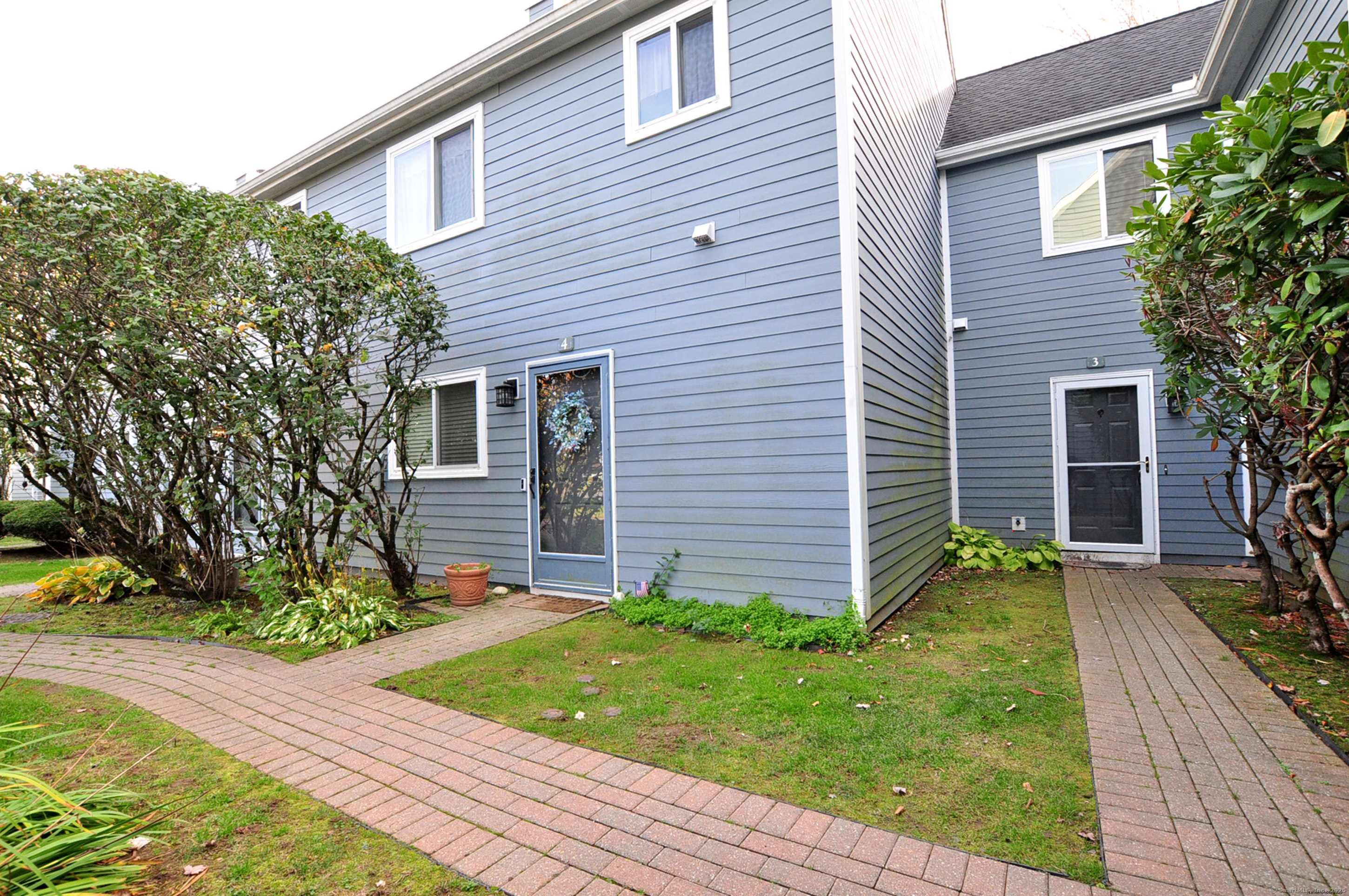 3 Farmington Meadow Drive Farmington CT 06032