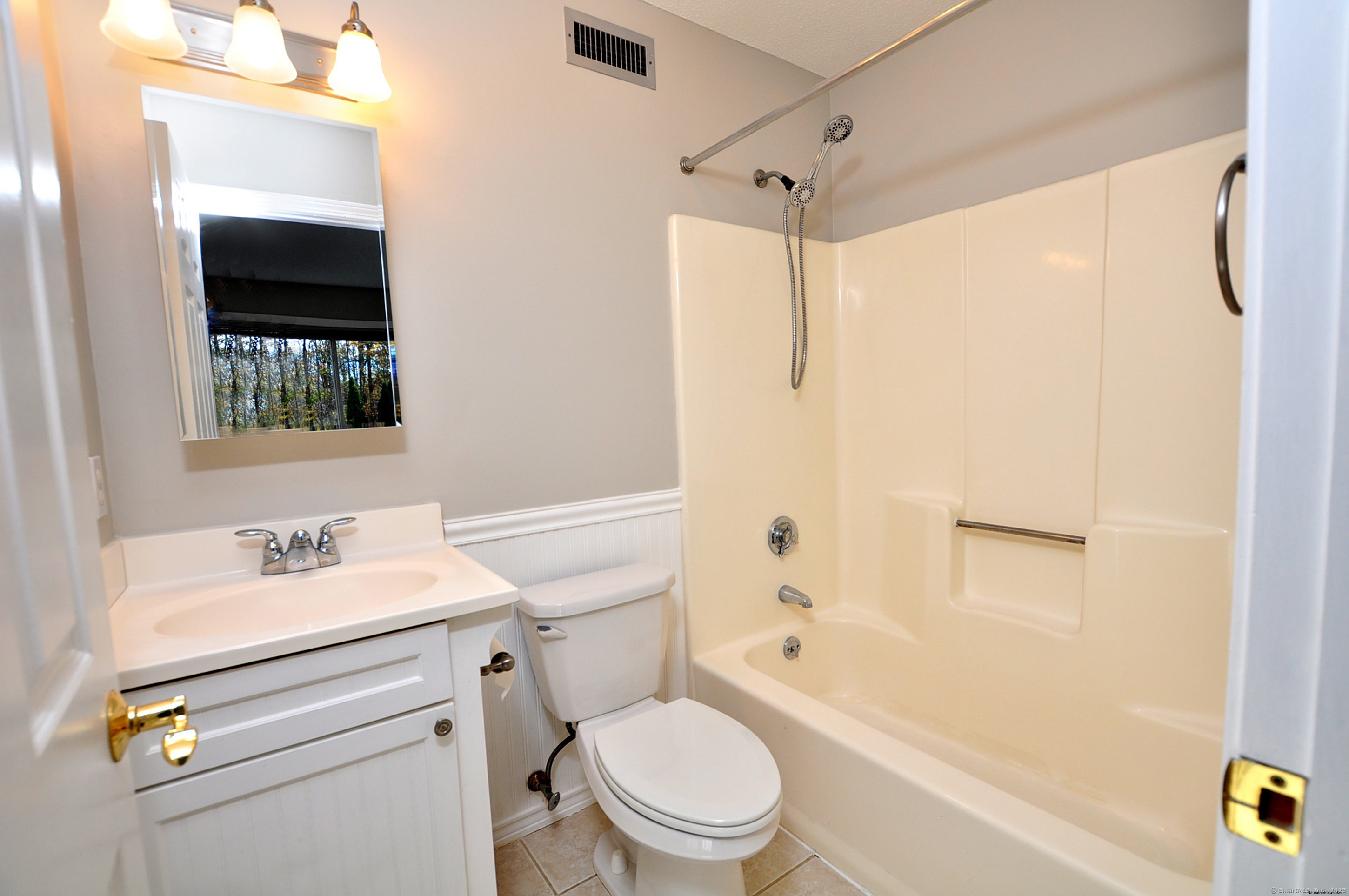 3 Farmington Meadow Drive Farmington CT 06032