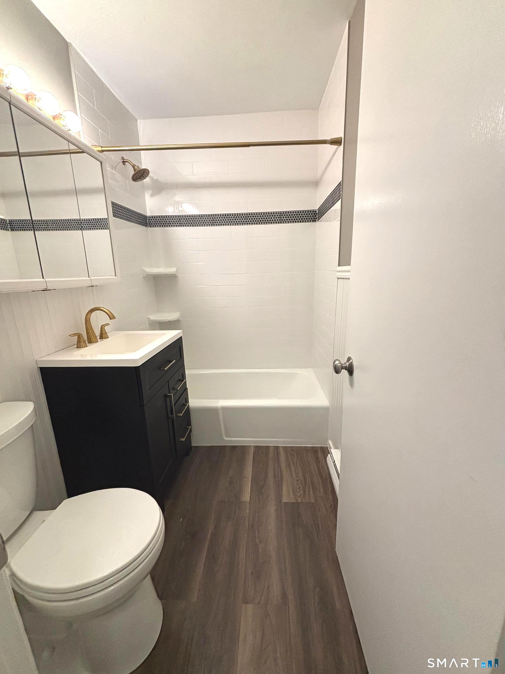 1660 Farmington Avenue Farmington CT 06032