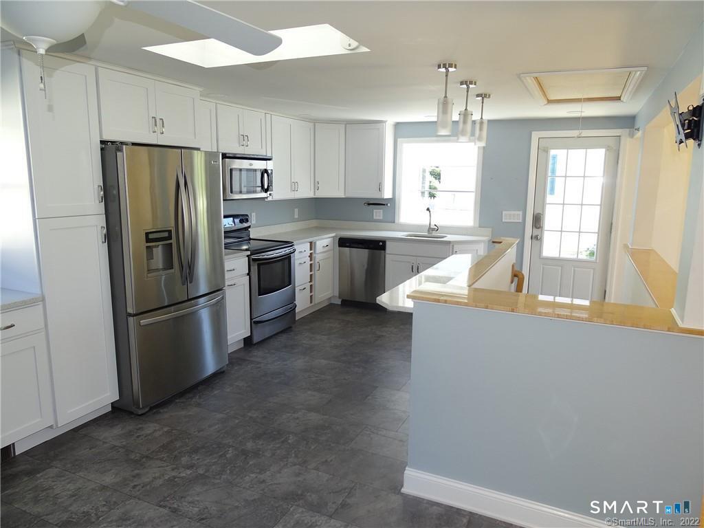 15 Bayshore Drive New London CT 06320