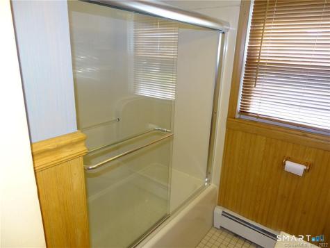 15 Bayshore Drive New London CT 06320