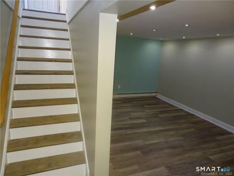15 Bayshore Drive New London CT 06320