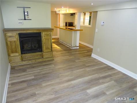15 Bayshore Drive New London CT 06320