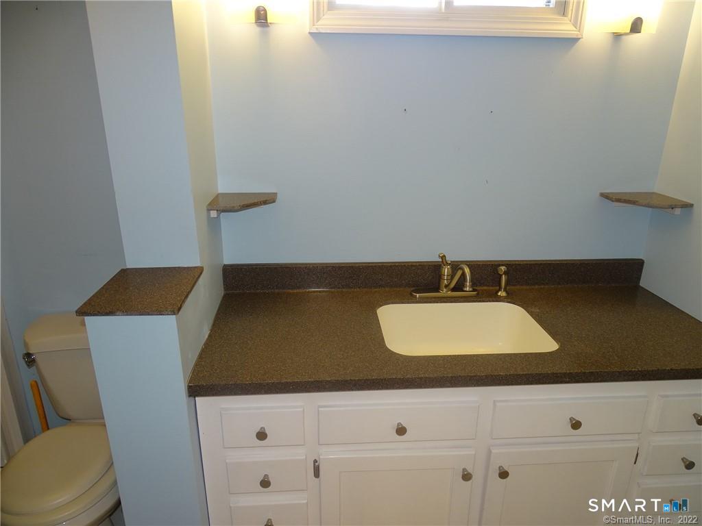 15 Bayshore Drive New London CT 06320