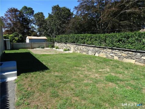 15 Bayshore Drive New London CT 06320