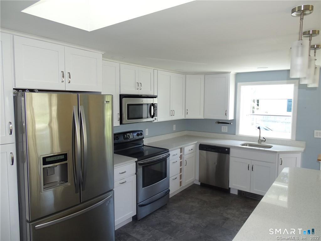 15 Bayshore Drive New London CT 06320