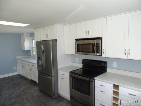 15 Bayshore Drive New London CT 06320