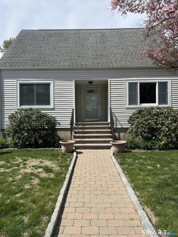 39 Waterbury Avenue Stamford CT 06902