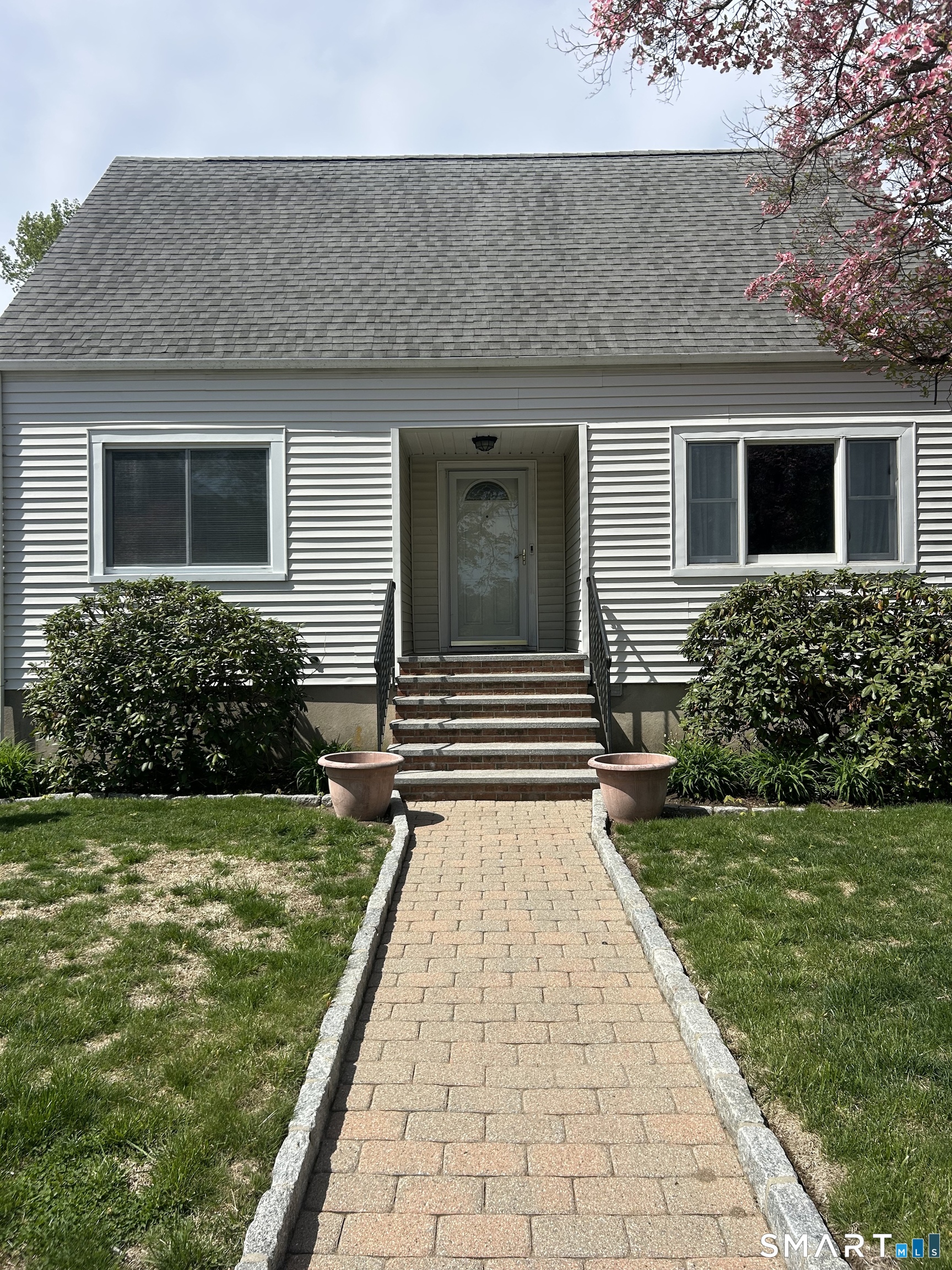 39 Waterbury Avenue Stamford CT 06902