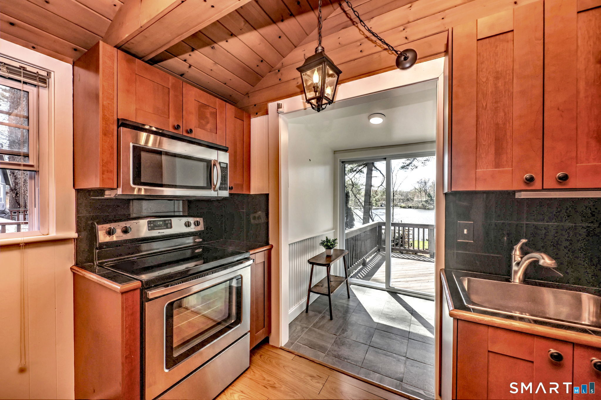 10 Old Pinewood Trail Trumbull CT 06611