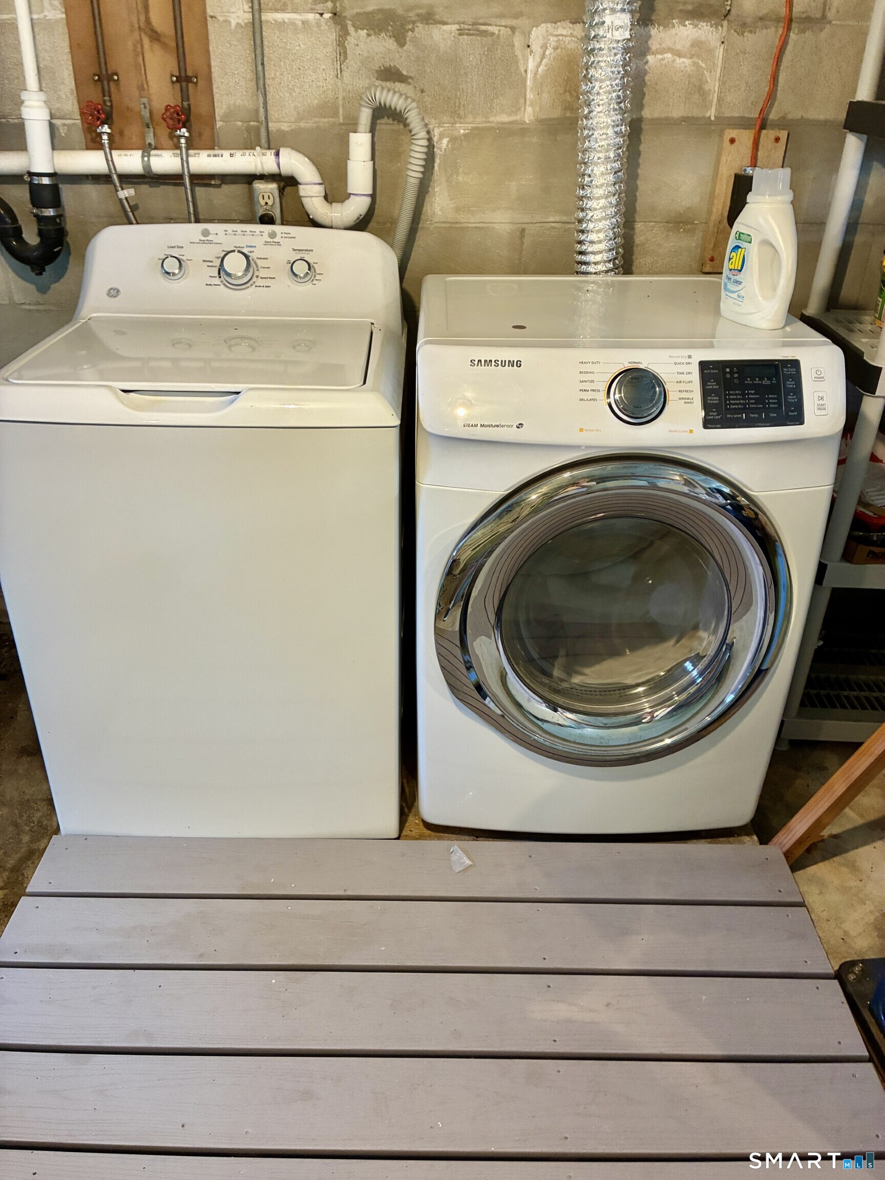 10 Reeves Avenue Guilford CT 06437