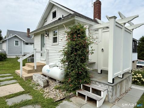 10 Reeves Avenue Guilford CT 06437