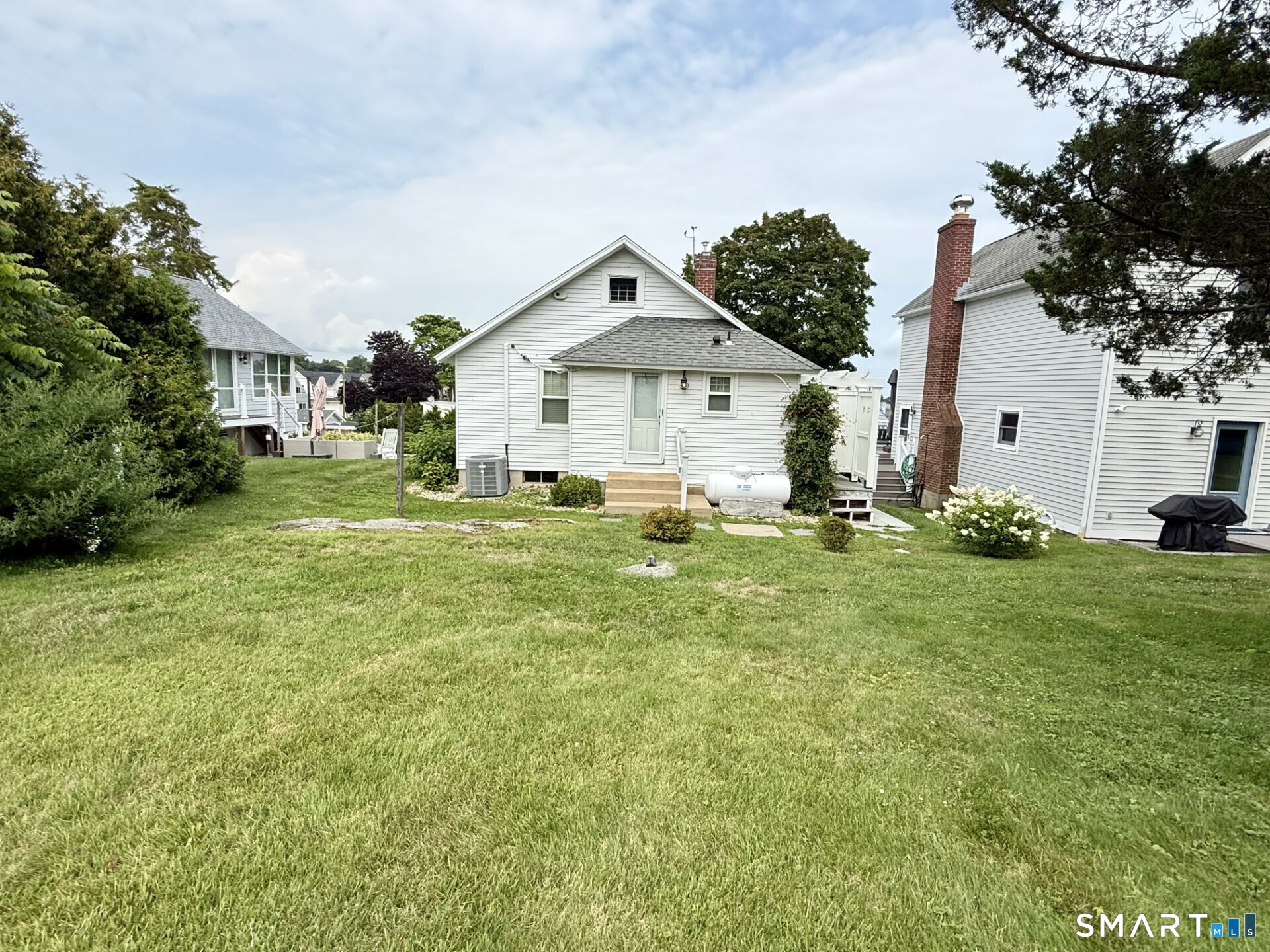 10 Reeves Avenue Guilford CT 06437