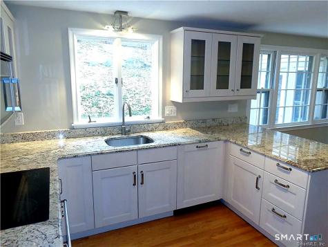 21 Saddle Ridge Drive Simsbury CT 06092