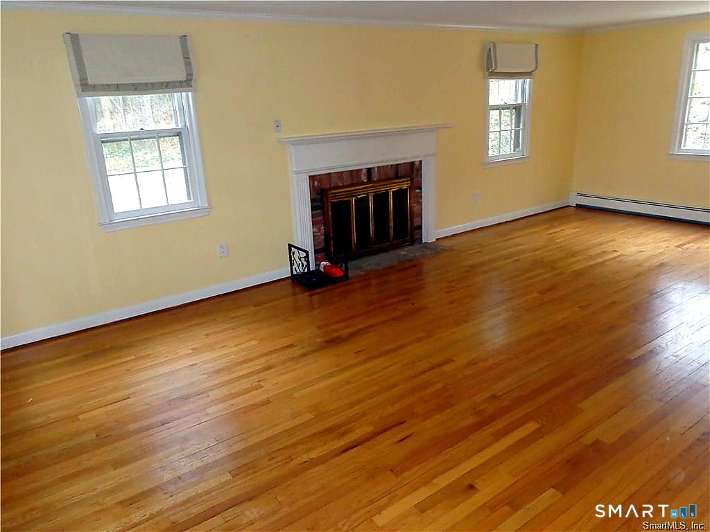 21 Saddle Ridge Drive Simsbury CT 06092
