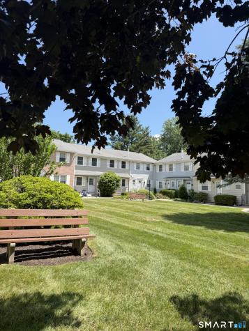 142 East Gate Lane Hamden CT 06514